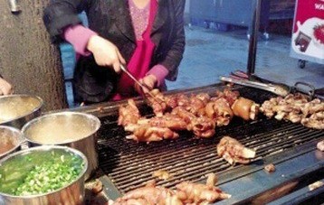【案例】大學(xué)生“豬蹄哥”從地?cái)偲鸩剑荒曩u出30萬只豬