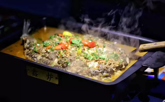 烤魚當(dāng)?shù)?，粵菜能否在廣州站穩(wěn)腳跟？|餐飲界