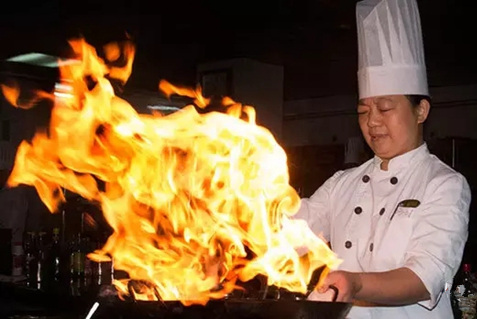 重金挖來(lái)了大廚，為何生意卻沒(méi)有想象中的好？|餐飲界