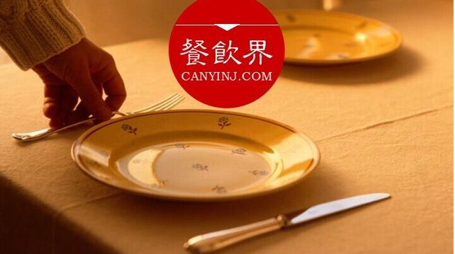 #周末一參#日本老牌酒館緊隨潮流，為何會(huì)失去更多客戶？