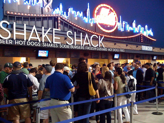 美國(guó)“舒食快餐”Shake Shack是如何抓住中產(chǎn)市場(chǎng)的？|餐飲界