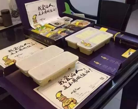 我是外賣小鴨哥，全聚德是我爹！