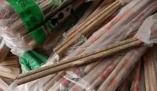1毫克就能致癌！你在餐廳用的這種筷子，很可能滋生這種毒素！