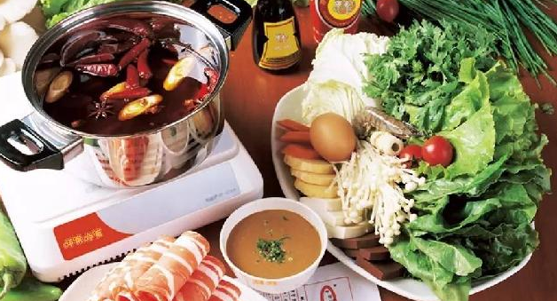 呷哺進軍火鍋調(diào)料，火鍋品牌入局調(diào)料市場漸成常態(tài)