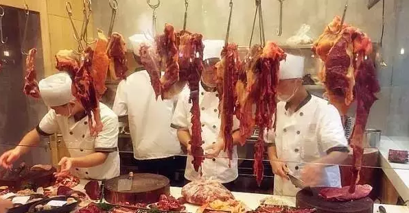 11月6日，“哞哞叫”和深圳名廚委員會的大師共同見證“?！钡膫髌?></a>
          <div> <a href=