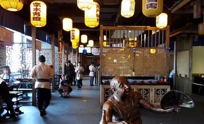 街邊店VS購物中心，火鍋品牌的玩法大不同!來看它們怎么做!