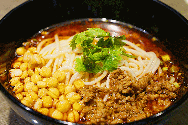 從地區(qū)小吃到全國(guó)連鎖，揭秘重慶小面是如何上位的？|餐飲界
