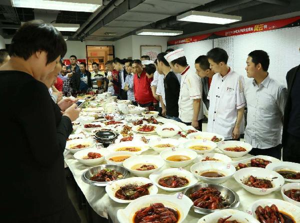 打造“白粉級”餐飲爆品，這個品類讓他一年瘋賣4個億