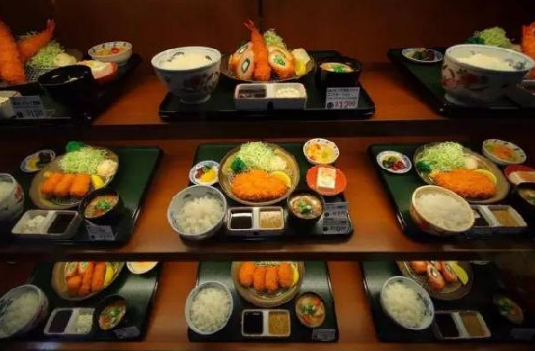 “展望2017”日本快餐業(yè)是齊頭并進(jìn)，還是互爭(zhēng)雄長(zhǎng)？|餐飲界
