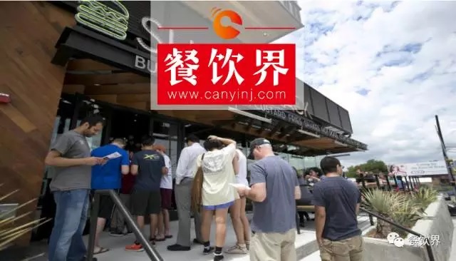 和麥當(dāng)勞唱反調(diào)，要將漢堡包賣出格調(diào)，“Shake Shack”為啥能受到年輕人追捧？