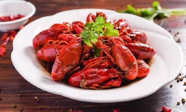 靠一碗蓋澆飯，獲海底撈近千萬元投資
