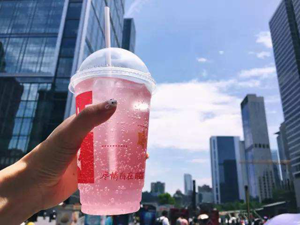 從KFC賣口紅學到小店引爆新品的5個概念！