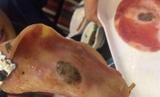顧客在?？趷?ài)尚客餐廳吃到“惡心”烤肉？商家回應(yīng)：是積血肉