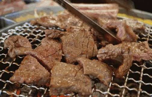 餐飲新騙術(shù)：小伙吃了一頓烤肉，準(zhǔn)備買房交首付的55萬沒了