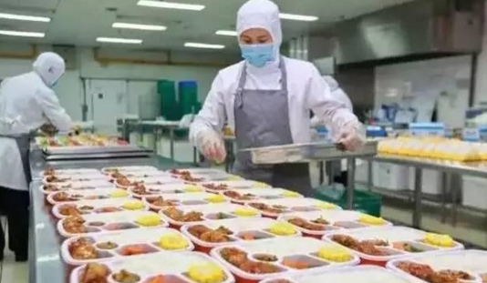 肯德基、真功夫率先“上車”，高鐵外賣這個蛋糕該怎么分？