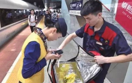 高鐵外賣正式上線！這些餐飲品牌都可以在列車上品嘗到……