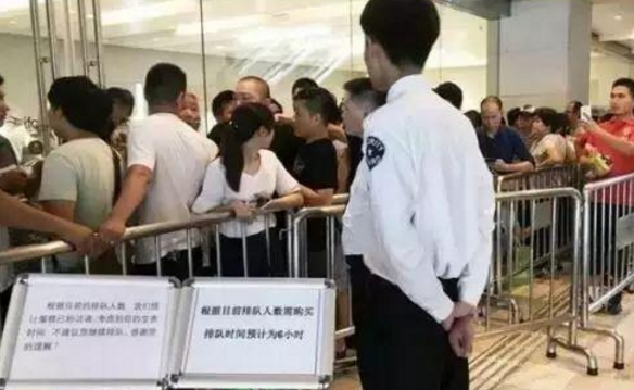 Lady M蛋糕排隊6小時80%都是黃牛，國外一家企業(yè)卻發(fā)現(xiàn)商機