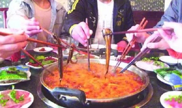 600家店5年內(nèi)縮水80％，成渝“火鍋之戰(zhàn)”，誰才是最后贏家？
