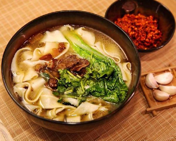地方小吃里全都是機(jī)會(huì)！不信看看這3個(gè)老板是怎么賺的……|餐飲界