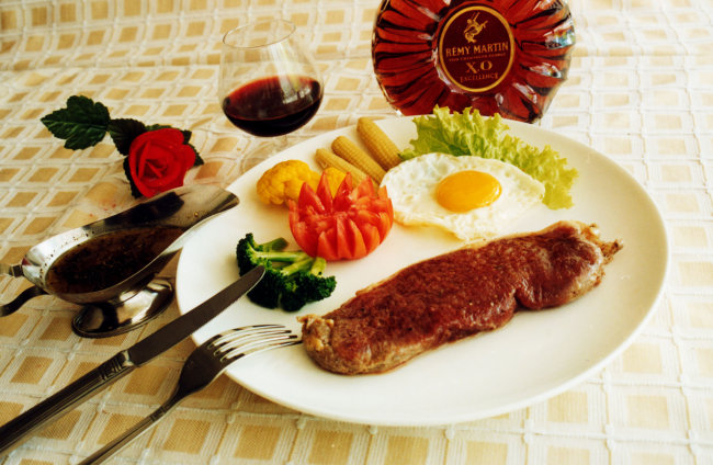 推特價(jià)菜，怎么既賺流量又賺錢(qián)？|餐飲界