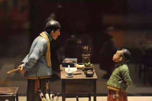 狗不理、大麻花，那是給外地人吃的，煎餅果子才是天津衛(wèi)的真愛(ài)！