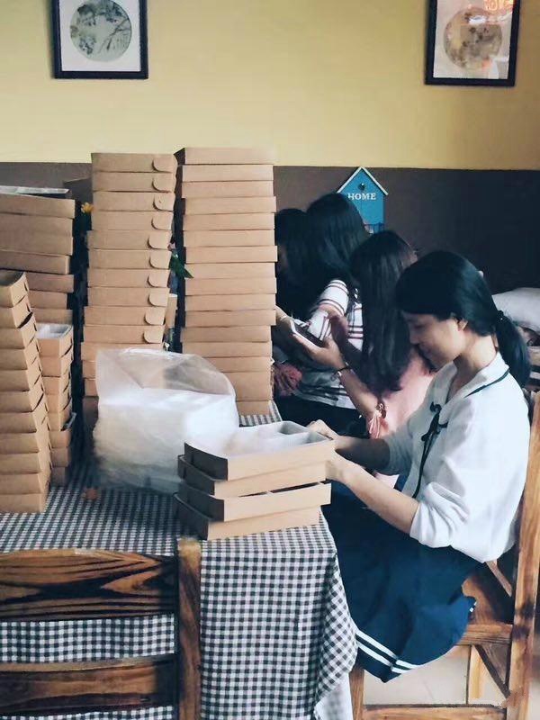 這家外賣炒出60%的復購，全靠這個有“手段”的女文青