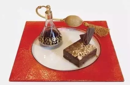 美國紐約曼哈頓出現(xiàn)最貴甜品，真心吃不起！|餐飲界