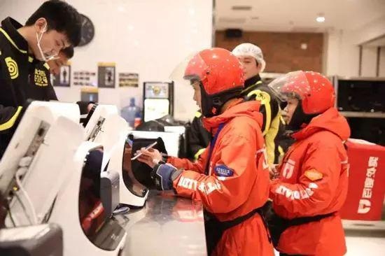 堂食向左、外賣向右，餐飲人正在被撕裂......你在哪邊？