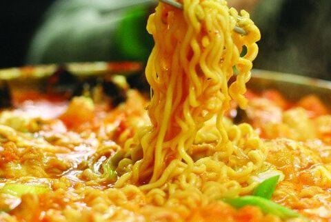 泡面三年少賣(mài)80億包，康師傅用什么打退外賣(mài)的進(jìn)攻？