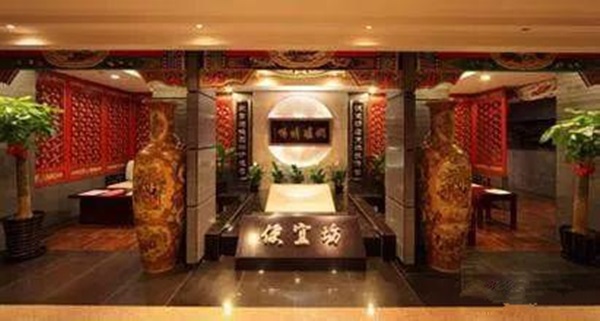 同樣都是做鴨，成名600年的烤鴨鼻祖，竟這樣被全聚德?lián)屃孙L(fēng)頭？