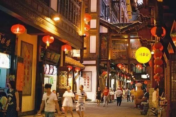 開(kāi)業(yè)不久虧損50萬(wàn)，美食街選址的那些坑！