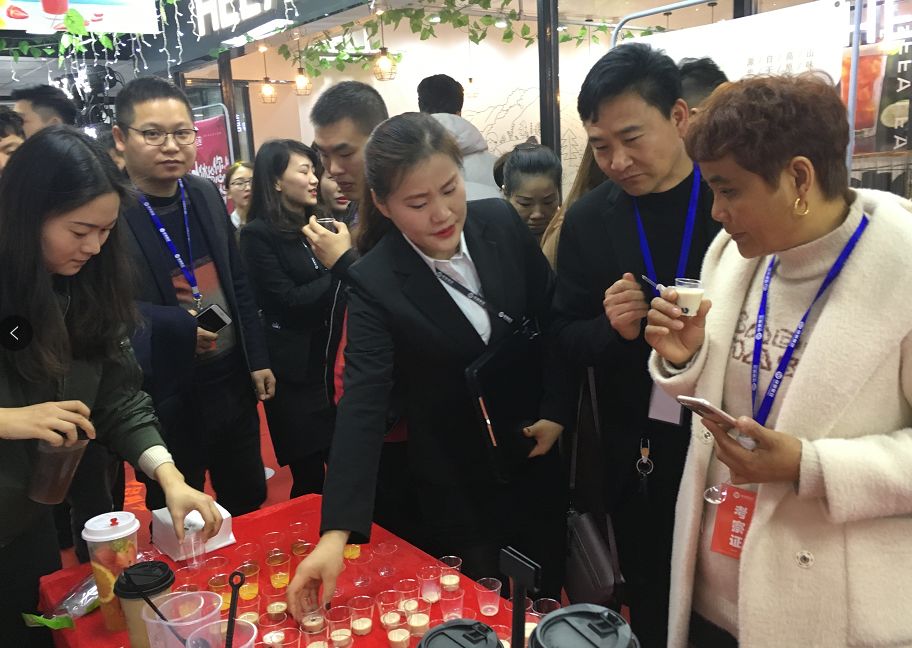 一夜之間火爆全國的烏龍煎，究竟做對了啥？