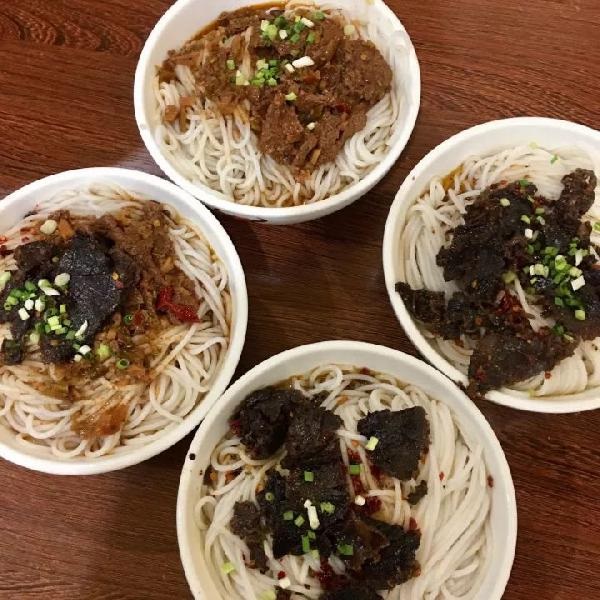 我們常德人的一天，是從嗦一碗米粉開始的