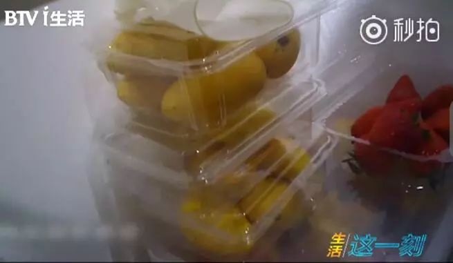 觸目驚心！記者臥底網(wǎng)紅店，你愛喝的這些飲料，連店員都覺得惡心
