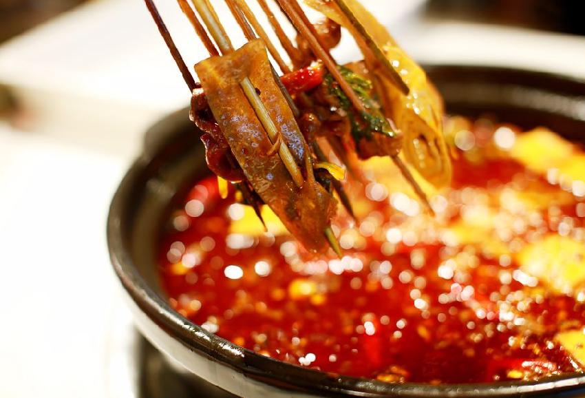 一串難求， 京城最火串串香，單店日賣2萬(wàn)串