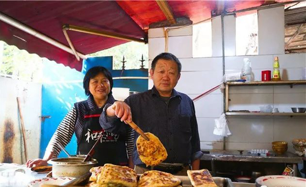 即便搬遷5次，顧客依然能慕名而來，這家餐廳有什么高招？