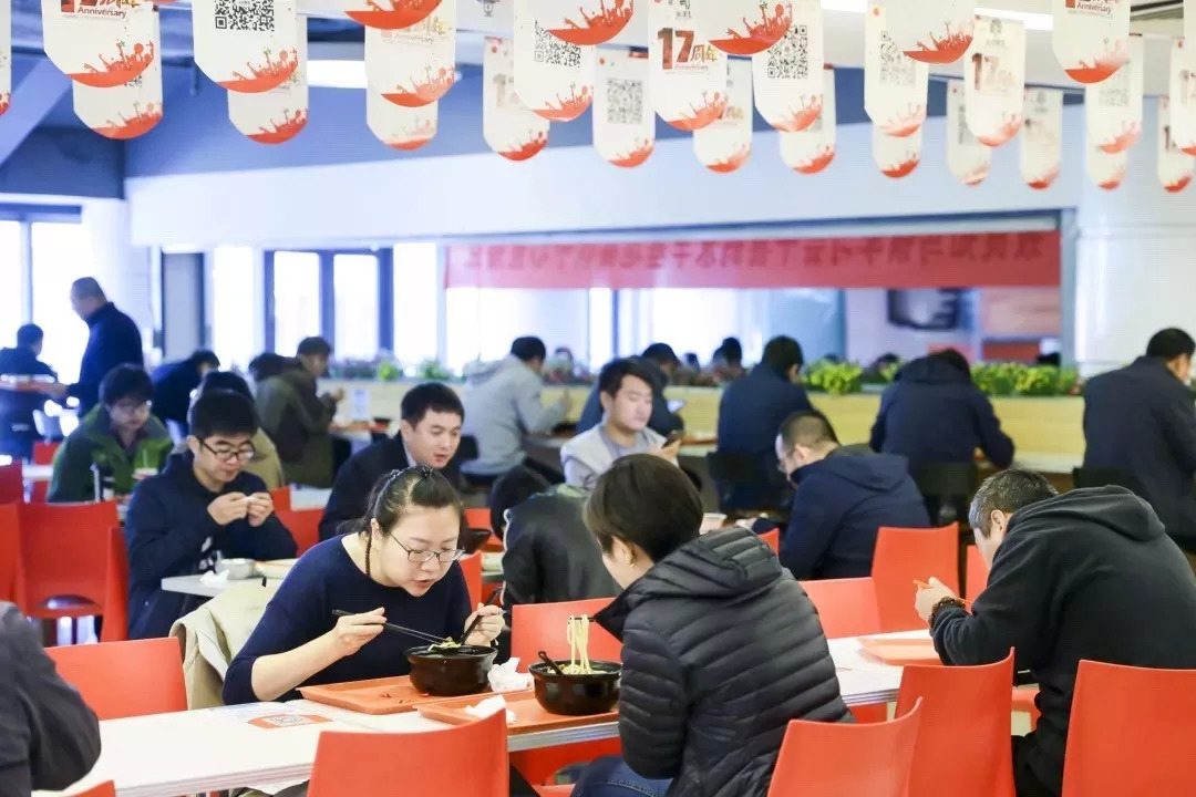 洗牌在即，品牌化團餐“入伙”正當時？ | 餐見|餐飲界
