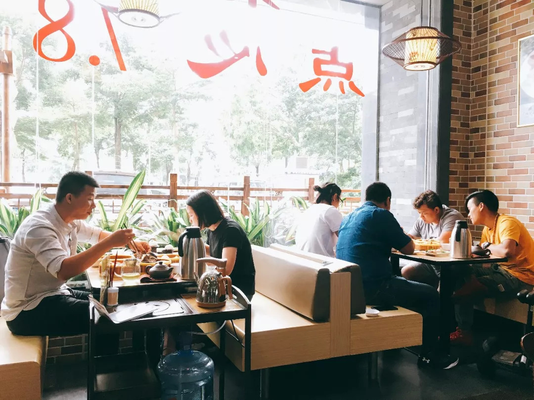 星巴克、西貝、呷哺呷哺……　大牌來了！社區(qū)餐飲正在逆襲？