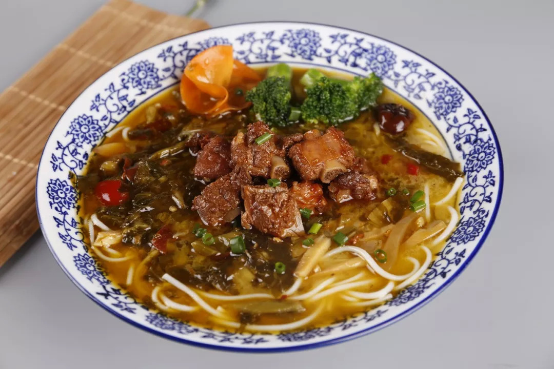 為什么摳門的餐飲老板容易賺大錢，大方的卻都關(guān)門了？