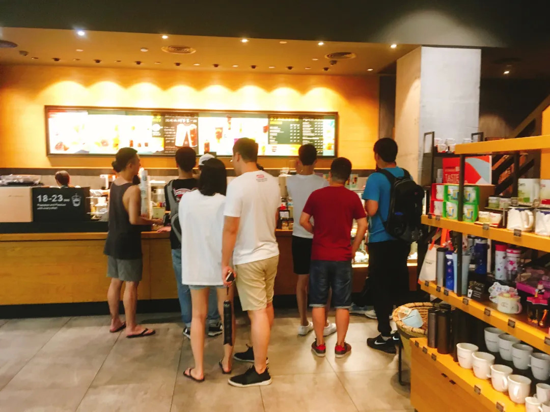 茶、咖不分家！喜茶與星巴克的成功有何共性？｜餐見|餐飲界