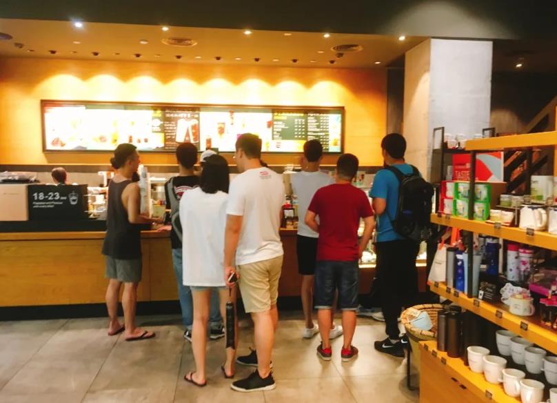 茶、咖不分家！喜茶與星巴克的成功有何共性？｜餐見