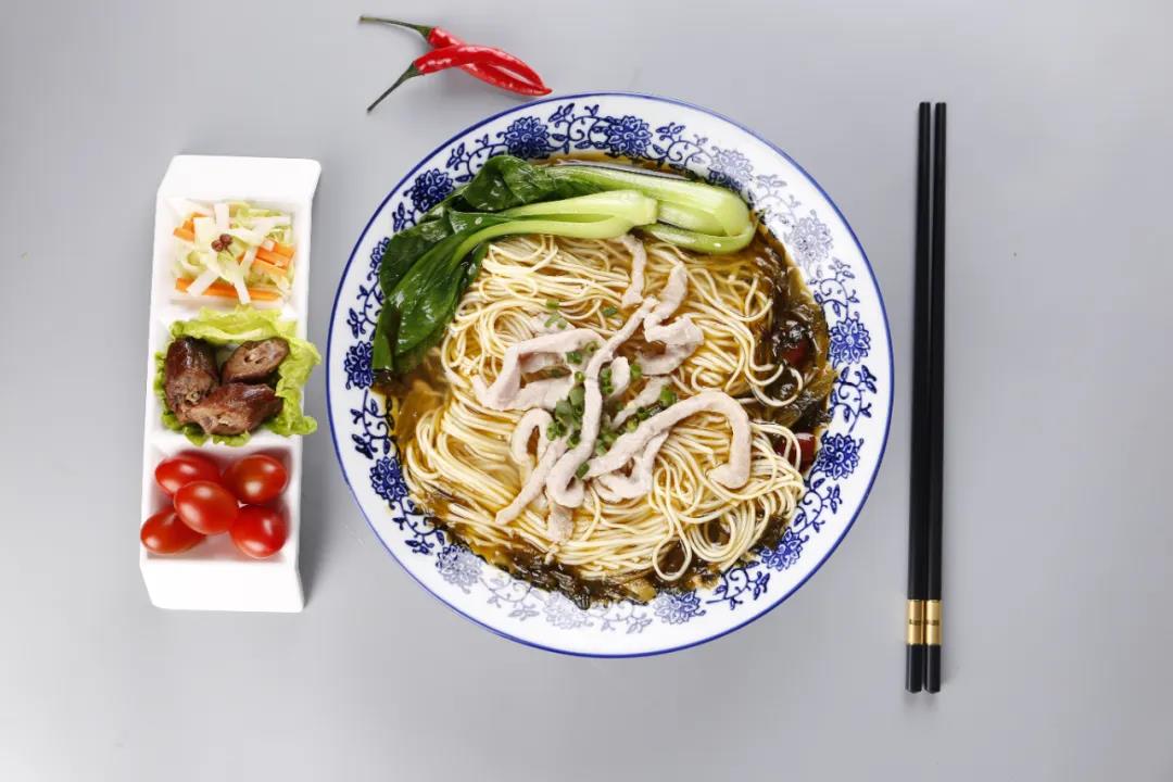 “被人忽悠”開飯店，20萬打水漂，最后他總結(jié)了一句話