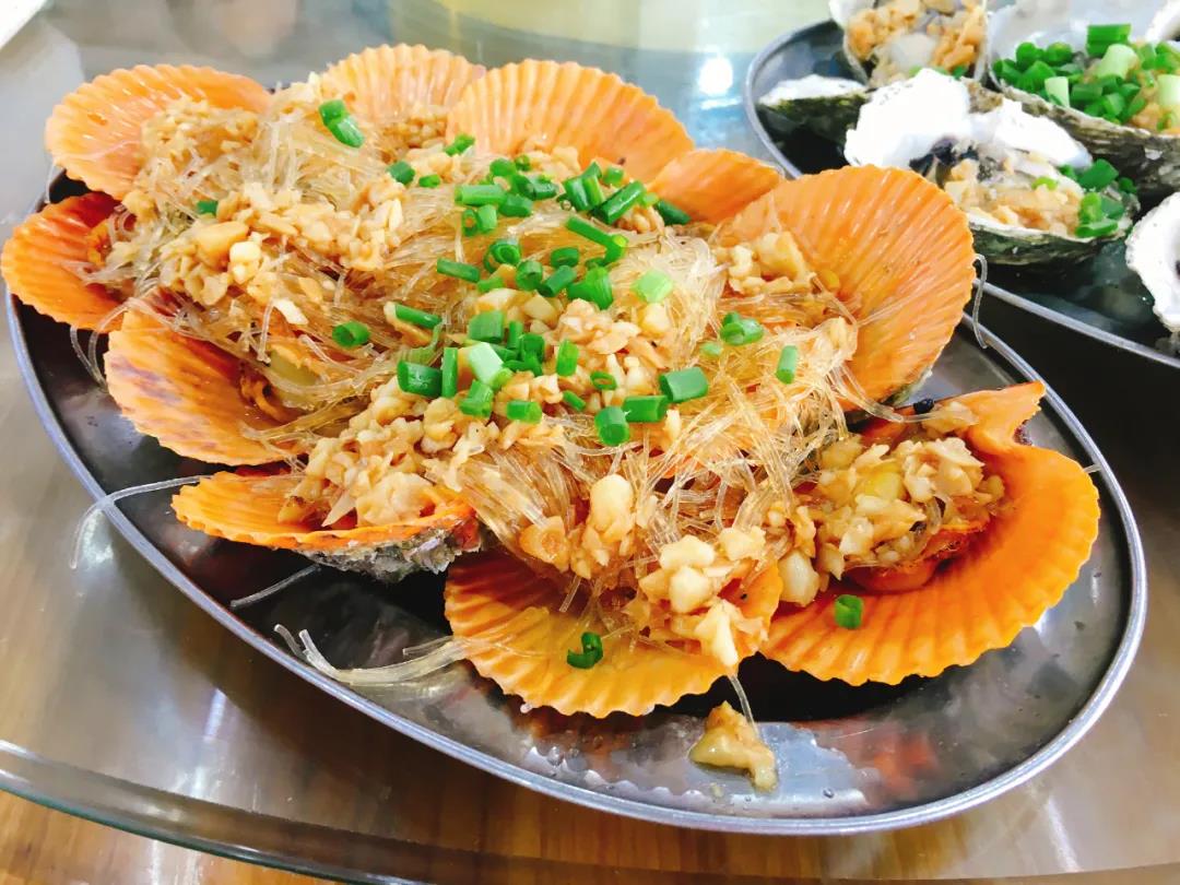 餐飲大事件201期｜瑞幸咖啡開賣口紅、面膜；必勝客或關(guān)店300家；海底撈進(jìn)軍“團(tuán)餐”