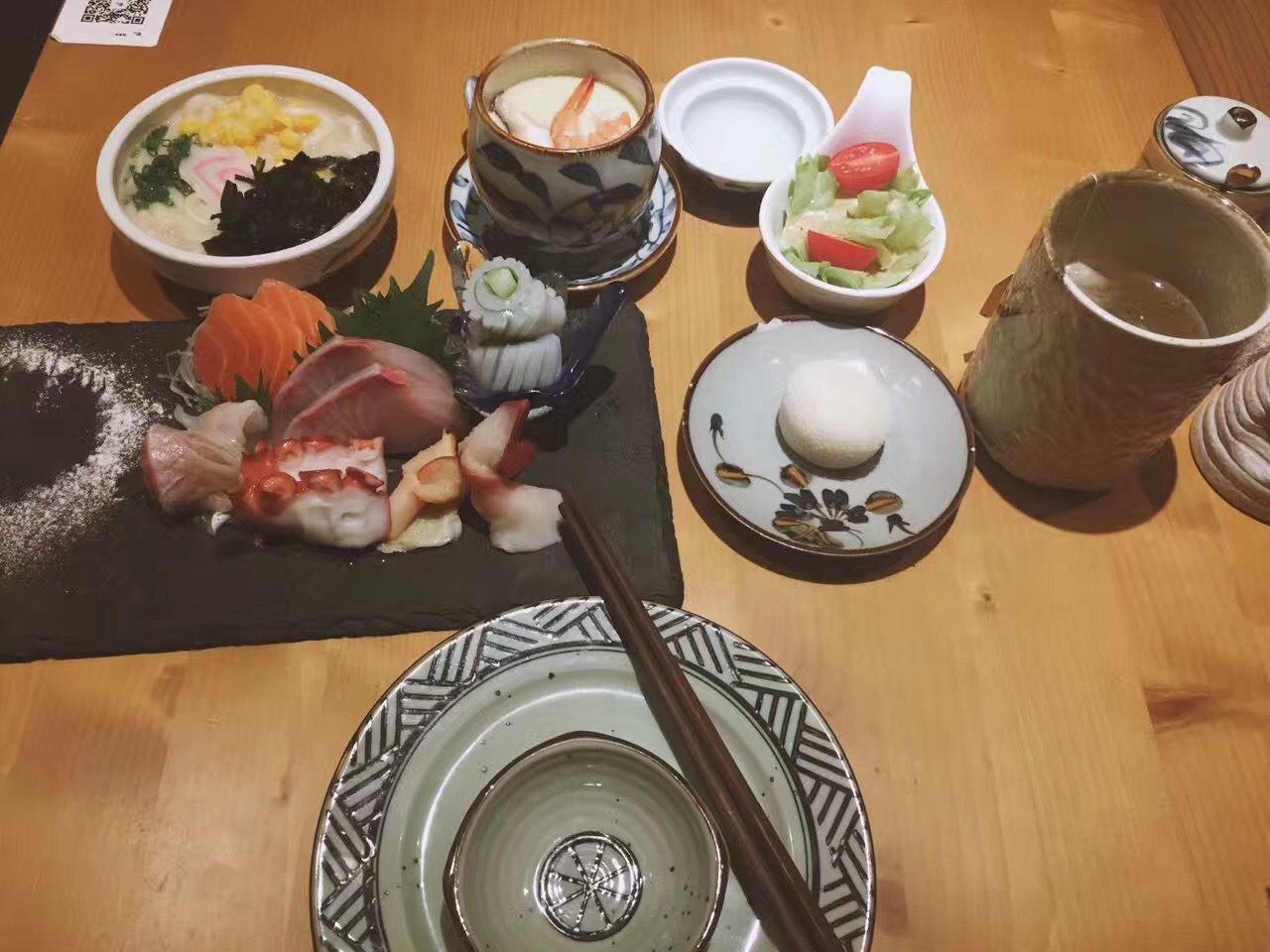 餐飲大事件234期 |小龍蝦被吃出1572項(xiàng)專利，智能剝蝦機(jī)一分鐘可剝1000只蝦