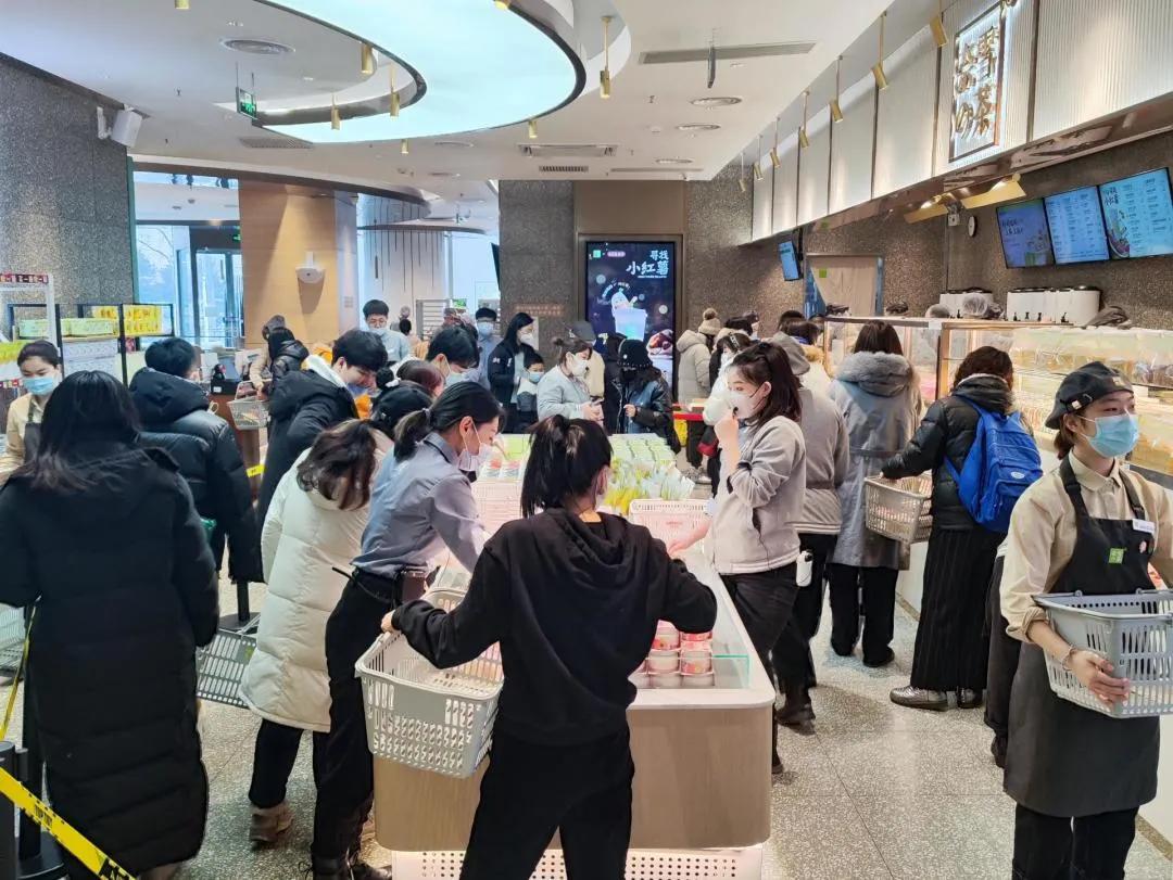 奈雪哈爾濱單店日營收40萬刷新紀(jì)錄，店員開工喜提獎金萬余元
