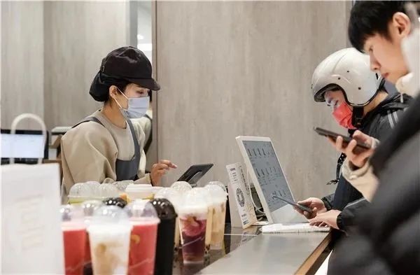 日銷3500杯，日入6萬元，喜茶“事業(yè)合伙”首戰(zhàn)告捷|餐飲界
