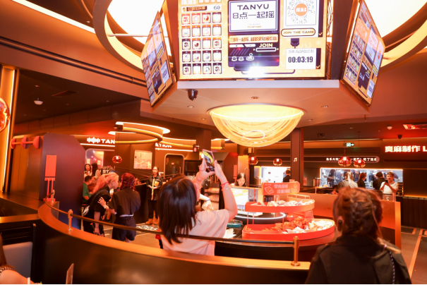 餐飲模式又一大創(chuàng)舉！探魚新店型營造“娛樂城”式沉浸消費體