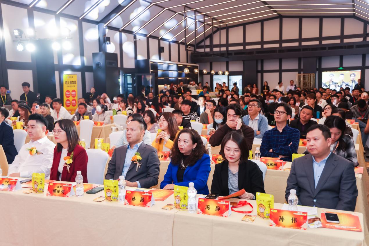 板栗界的“炒王”！上海小伙年炒20噸，勇奪板栗炒制大賽冠軍