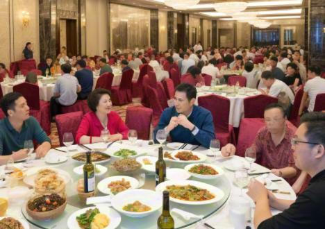 窮鬼套餐遍地開花，商家如何在價(jià)格戰(zhàn)中突圍？