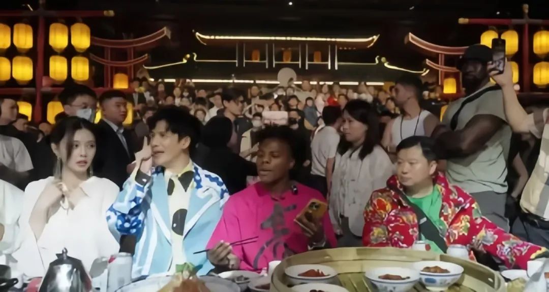 散裝英語撬動(dòng)億級流量：餐企公關(guān)啟示錄